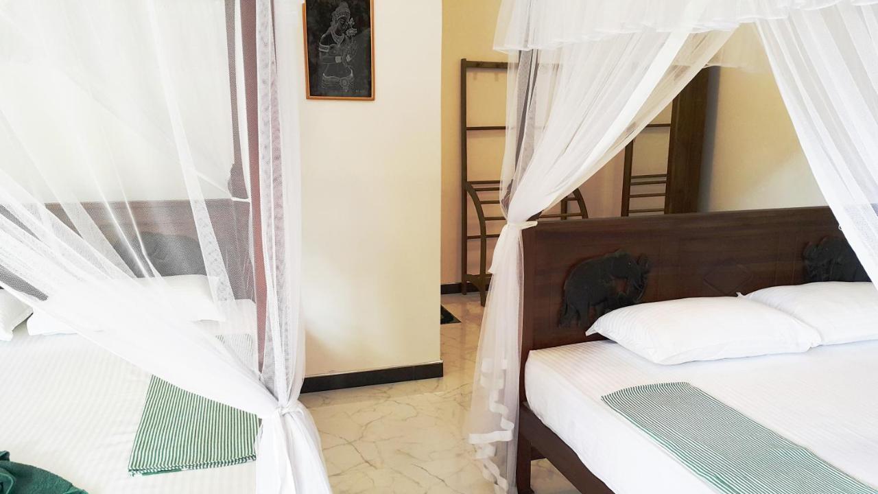Splendid Lodge Mirissa Extérieur photo