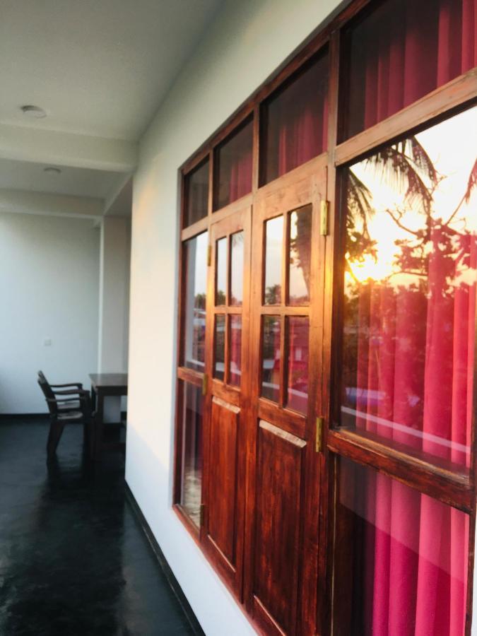 Splendid Lodge Mirissa Extérieur photo
